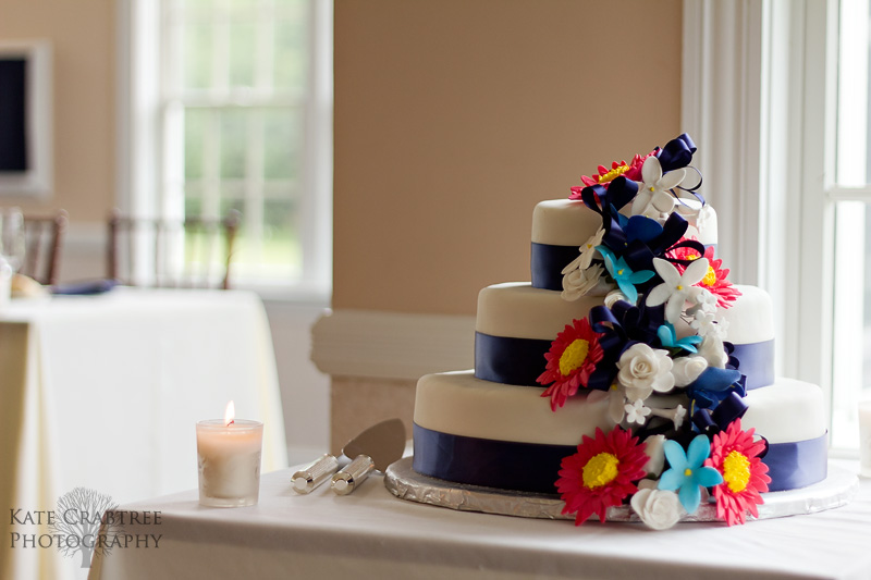 The delicious wedding cake, by Liselle Cushing, at Val Halla in Cumberland Maine