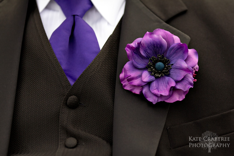 A detail shot of the groomsmen's boutonnieres