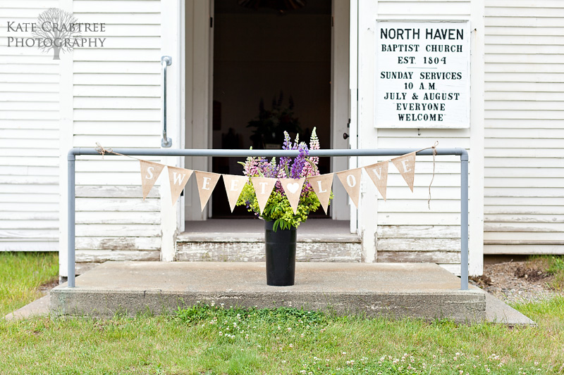 Maine wedding photographer Kate Crabtree shot a wedding at an old, quaint church in midcoast Maine