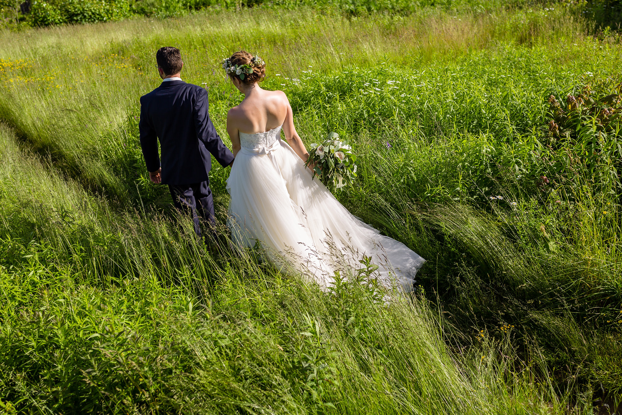 Beautiful wedding portraits taken on the Point Lookout property in Northport, Maine