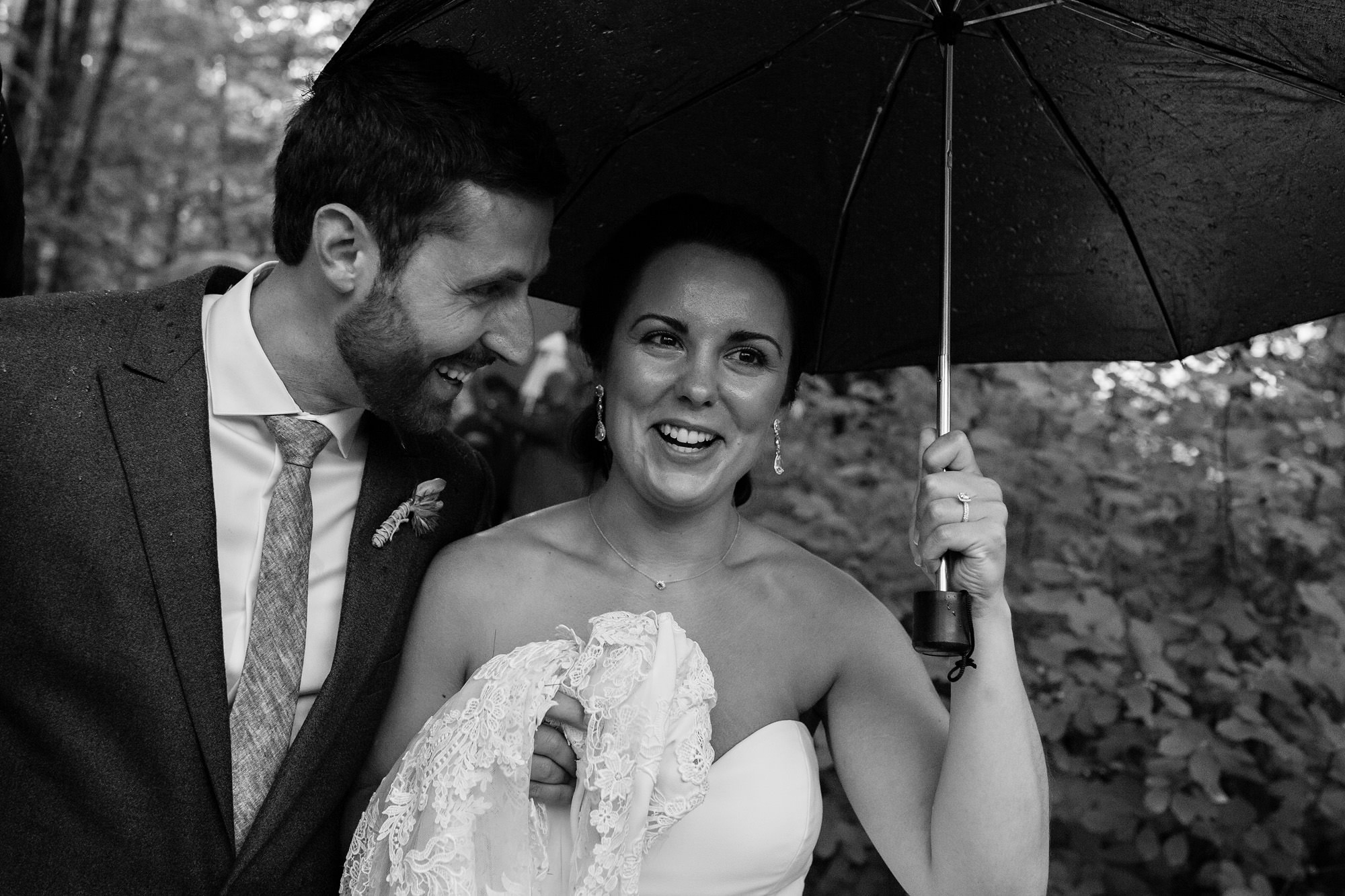 rainy-day-maine-summer-wedding-kk (30)