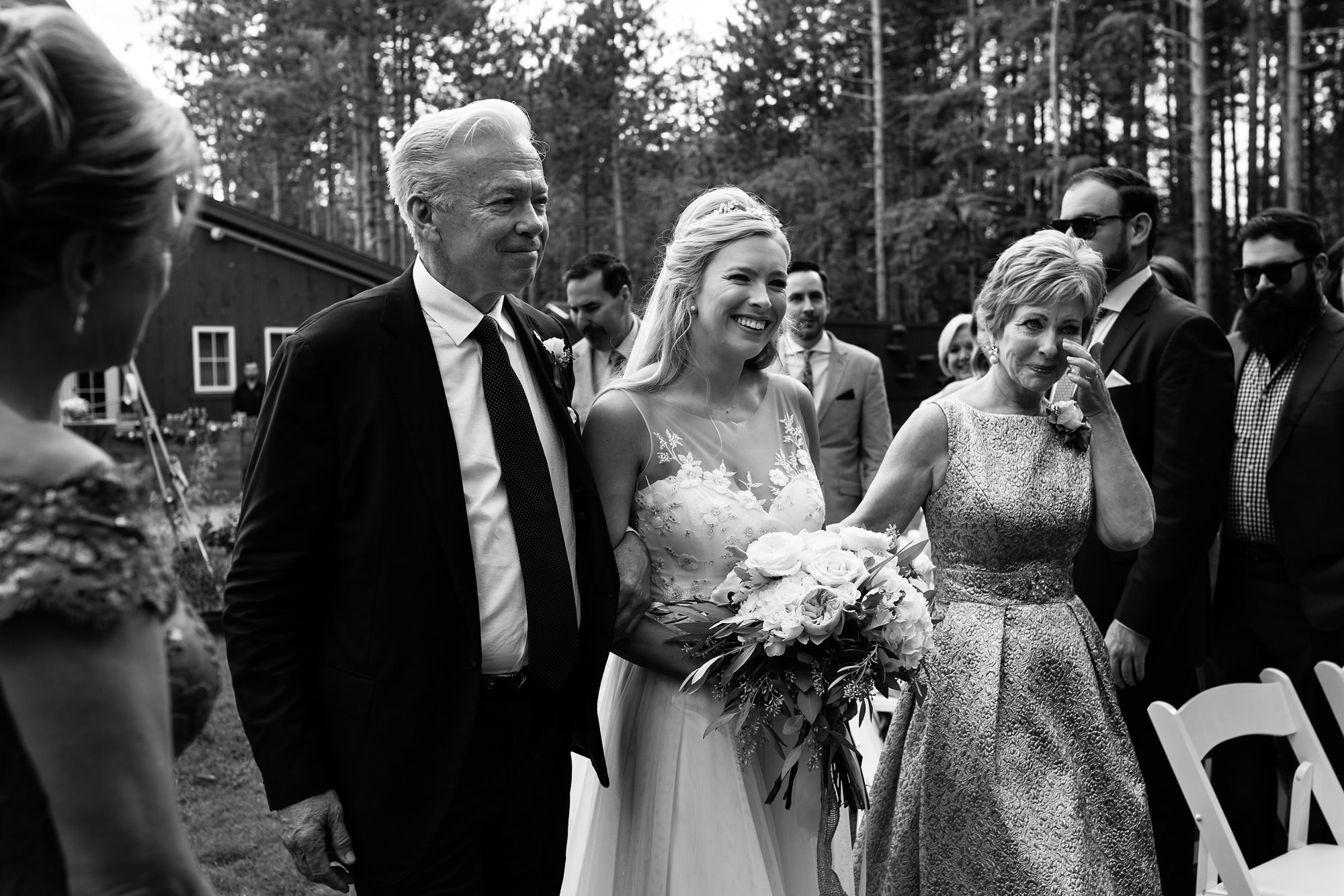 Documentary wedding photos of a Hidden Pond wedding ceremony in southern Maine
