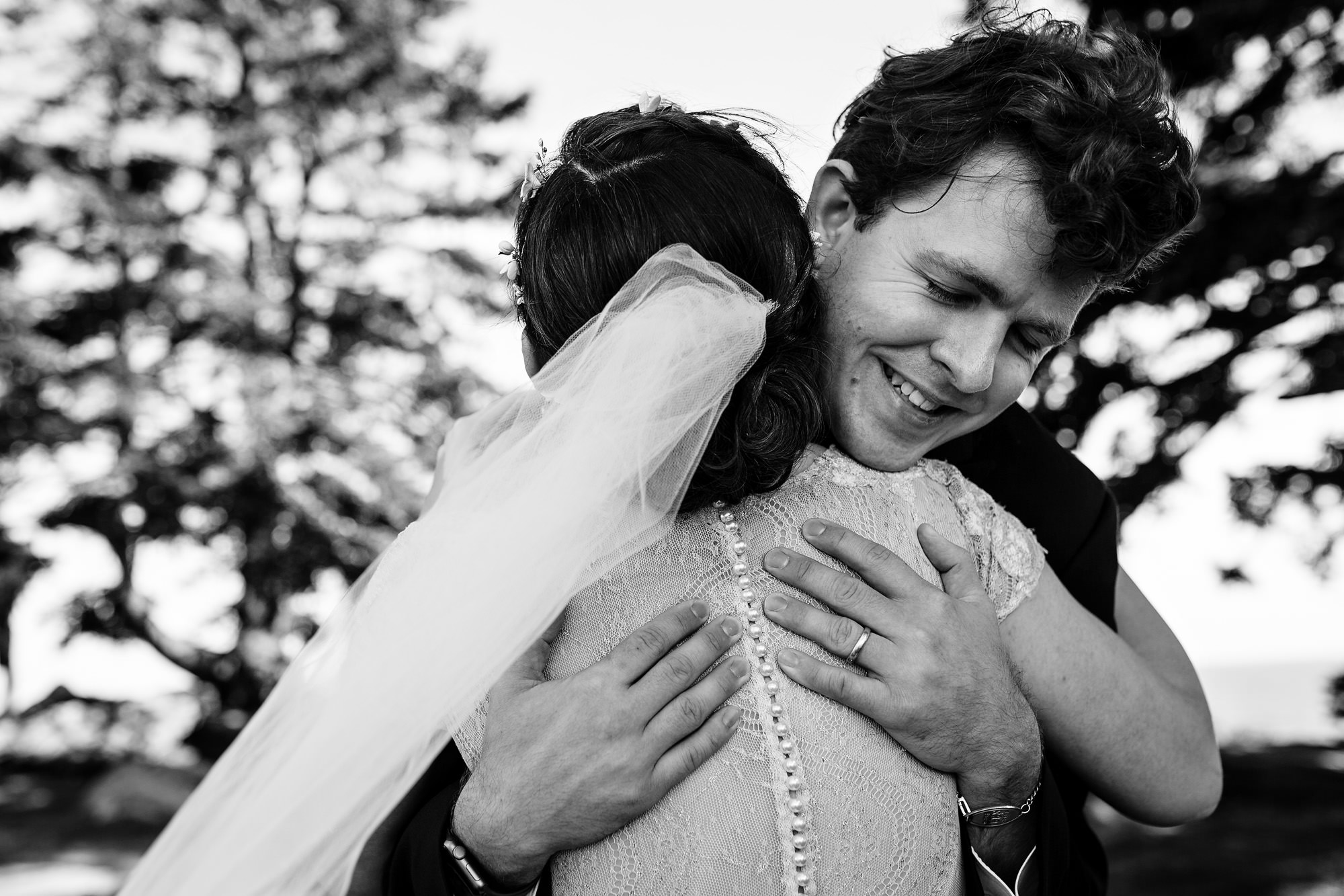 A first look at a wedding at Pemaquid Point Lighthouse in Maine