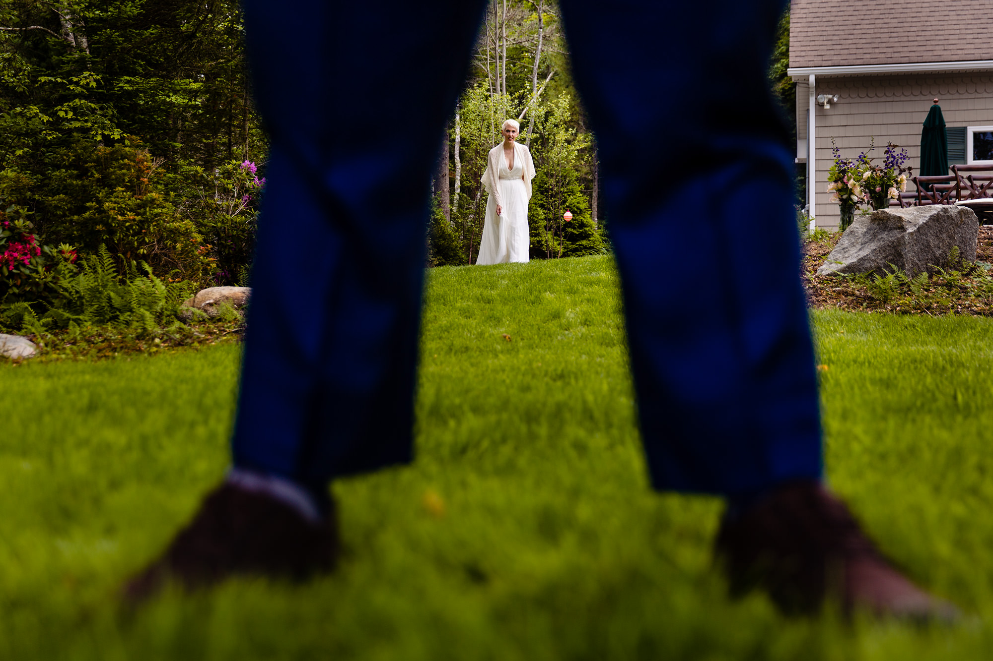 A first look at a private residence wedding in Maine