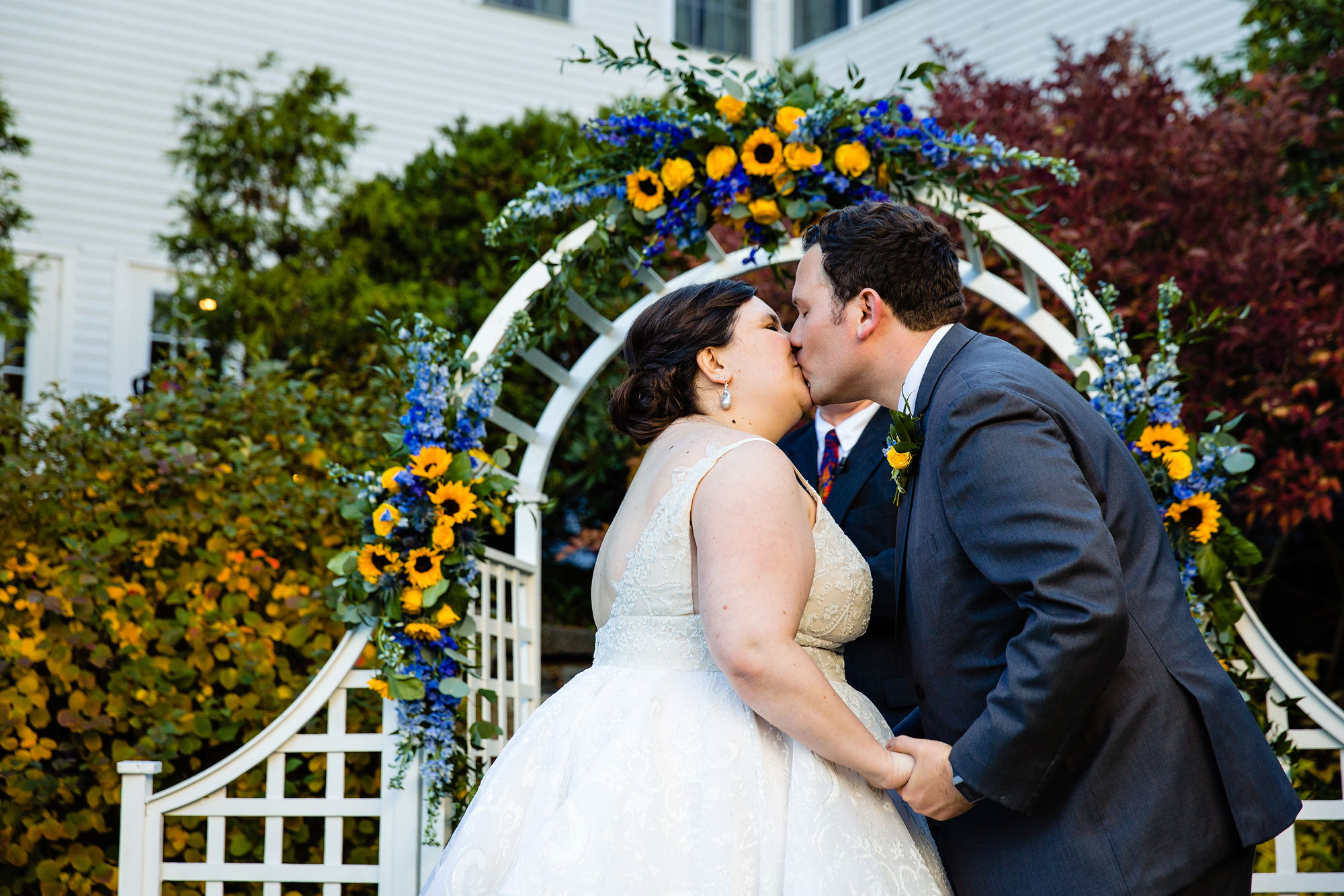 A beautiful wedding ceremony in Freeport Maine