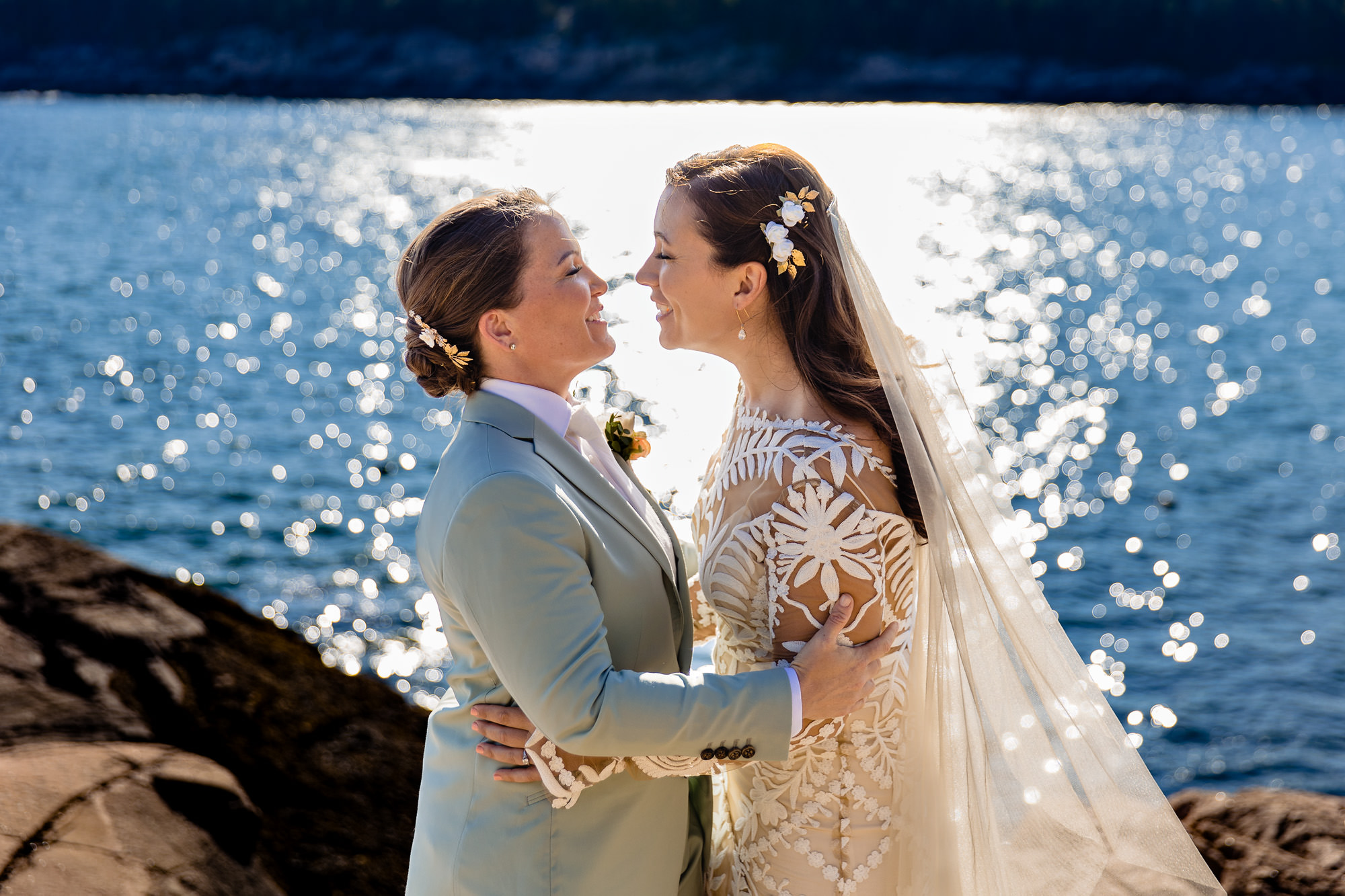 Ali and Rachel share a beautiful first look at their Acadia elopement