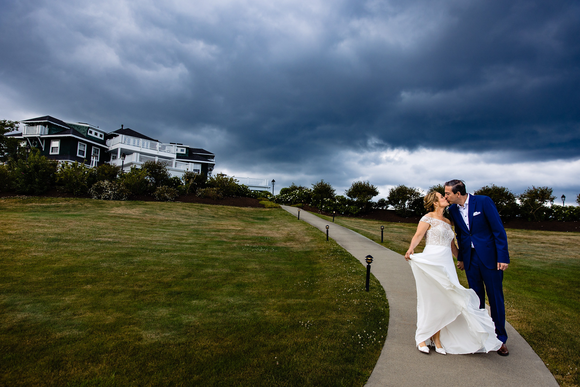 The first look at a French's Point wedding in Maine