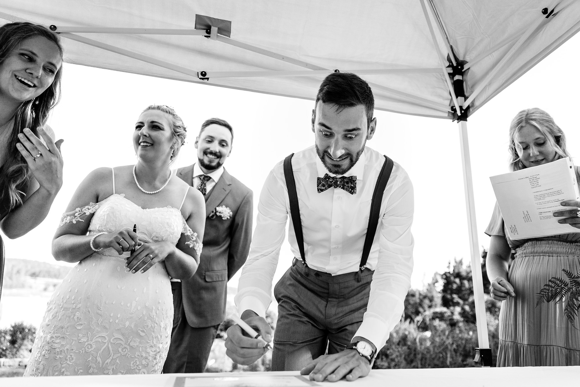 A cocktail hour at a Maine island wedding