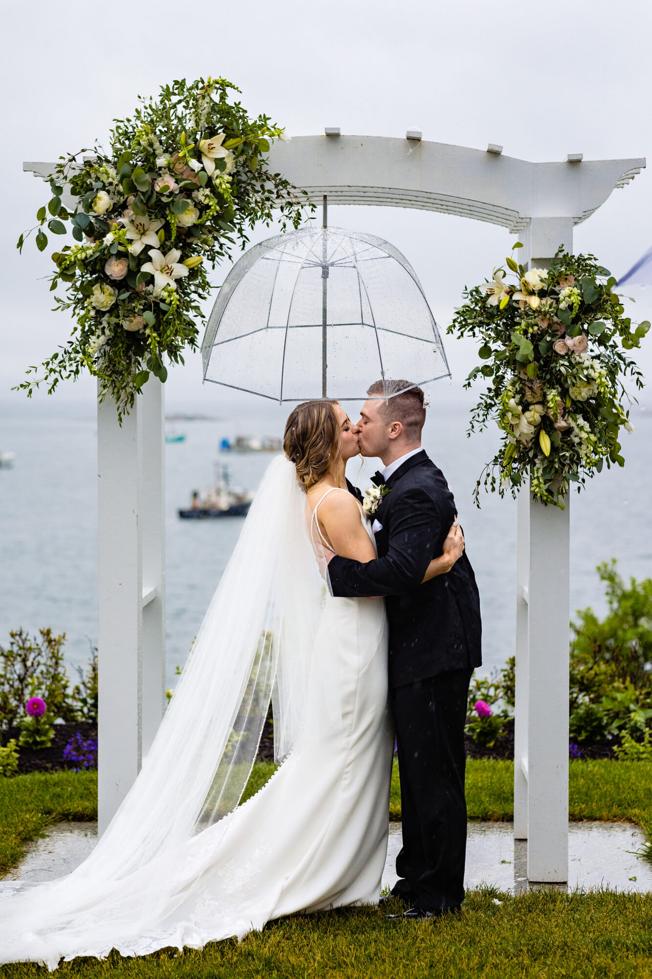A rainy wedding ceremony at Bar Harbor Inn in Maine